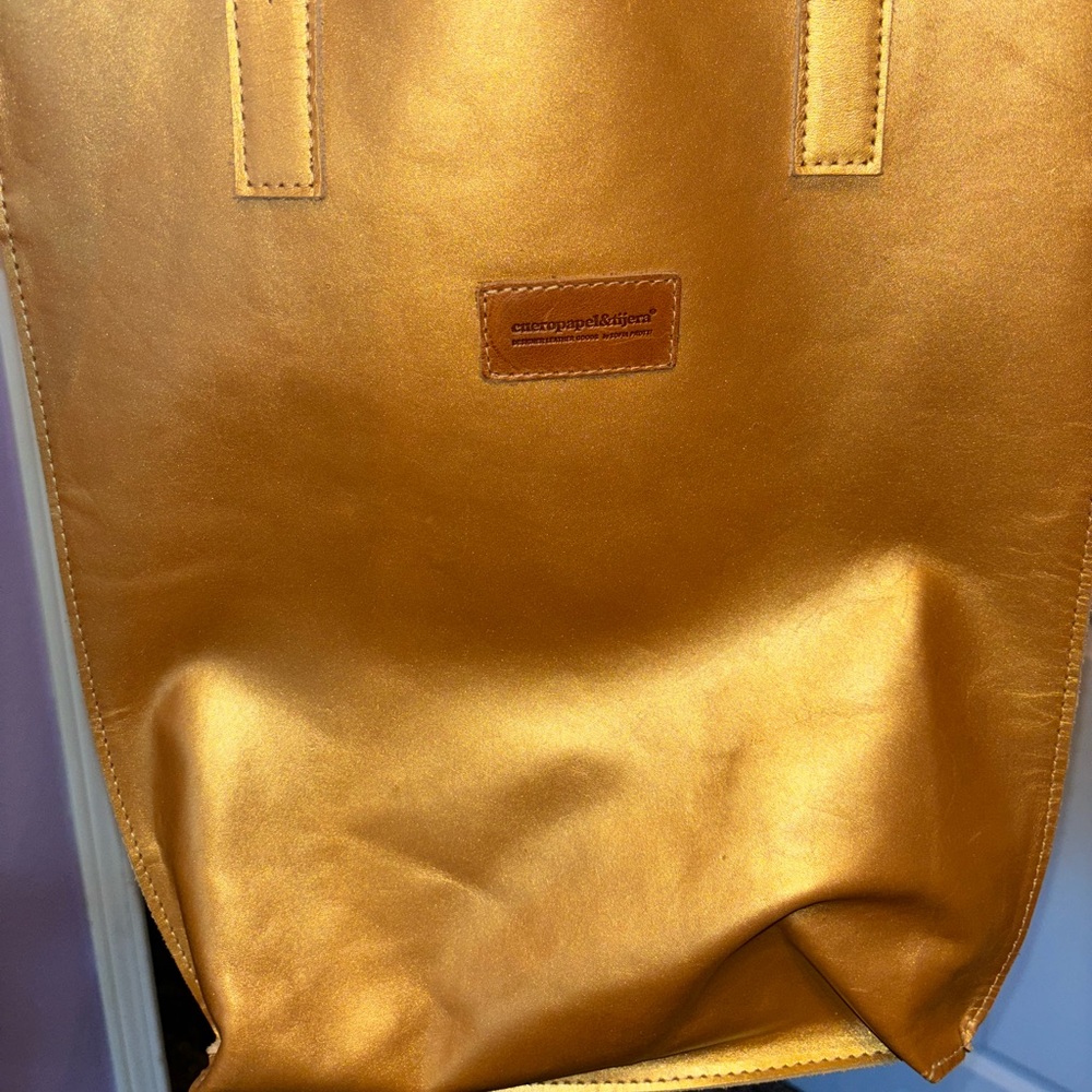 cueropapel&tijera Costa Rica handmade leather handbag